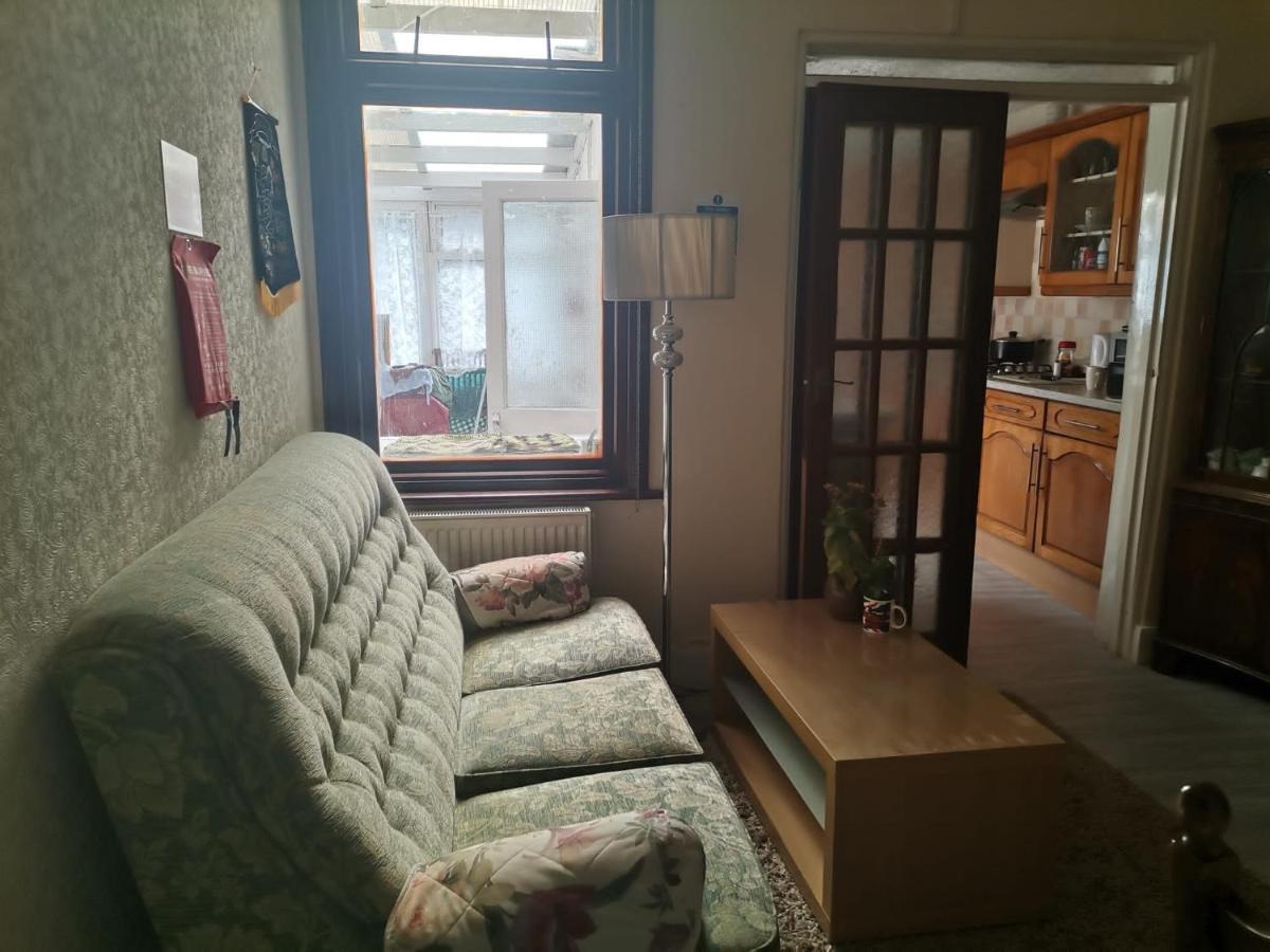 Double Room Available- London Seven Kings Seven Kings Train Station Ilford Esterno foto